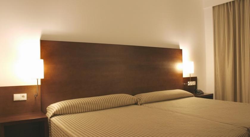 Garbi Costa Luz Hotel โกนิล เด ลาฟรอนเตรา ภายนอก รูปภาพ