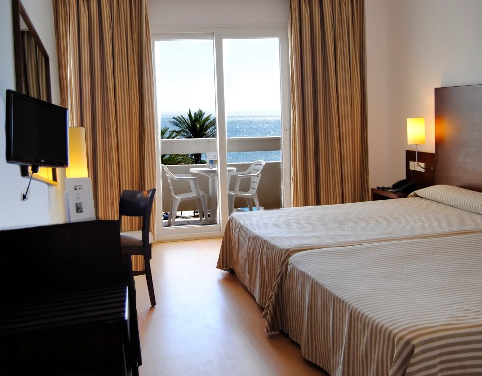 Garbi Costa Luz Hotel โกนิล เด ลาฟรอนเตรา ภายนอก รูปภาพ